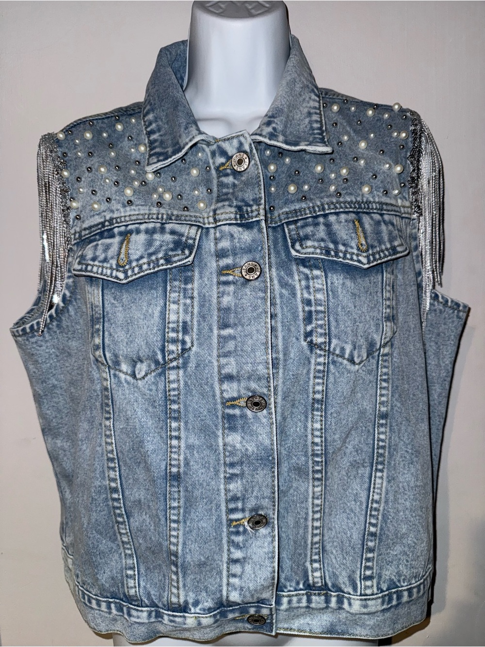 Western Cowgirl Beaded Fringe Light Wash Denim Vest size Medium